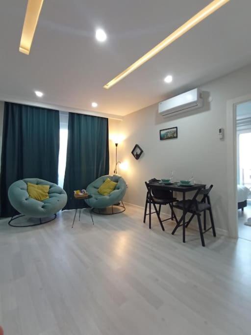 Stylish 1-Bedroom Apart in DW