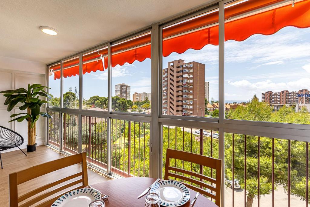 Fotografia z galérie ubytovania Tridente reformed apartment with pool v Alicante
