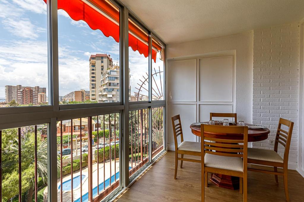 Fotografia z galérie ubytovania Tridente reformed apartment with pool v Alicante