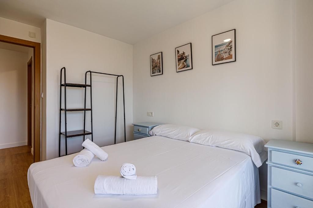 Fotografia z galérie ubytovania Tridente reformed apartment with pool v Alicante