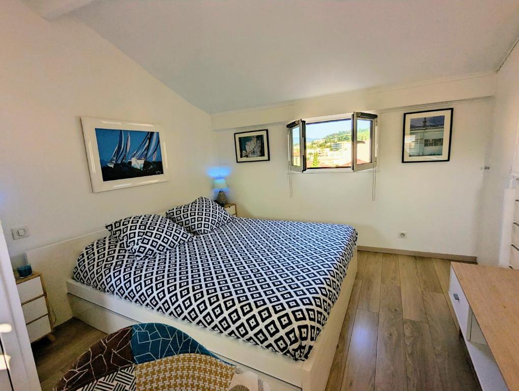 Posteľ alebo postele v izbe v ubytovaní Cannes Croisette Suquet Duplex 4 P
