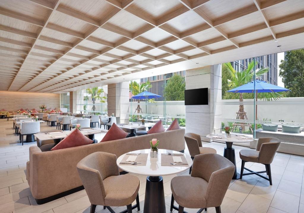Centre Point Sukhumvit 10 - Resim 18