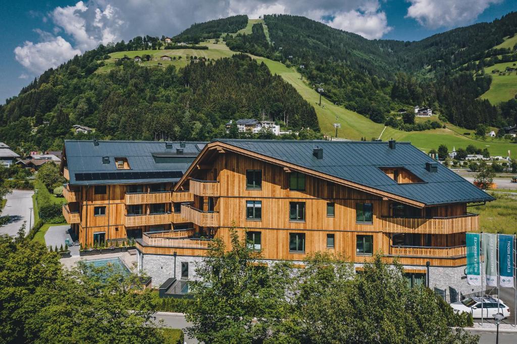Nespecifikovaný výhled na hory nebo výhled na hory při pohledu z aparthotelu