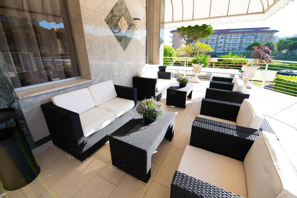 Posezení v ubytování Hotel Carlton