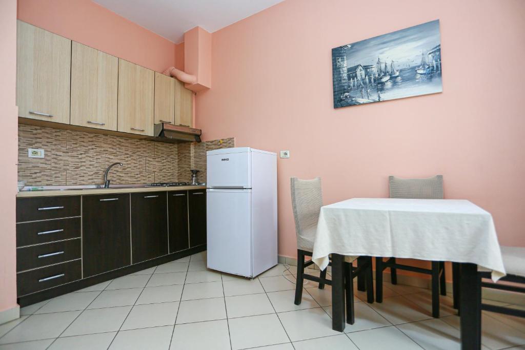 Helia's Apartments Shkembi Kavajes - Image 4
