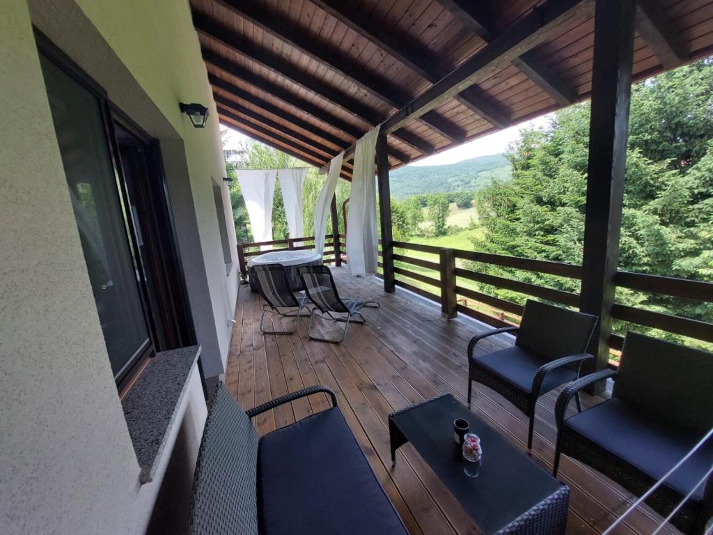 B&B Green Serenity Plitvice Lakes - Deluxe Studio Con Jacuzzi
