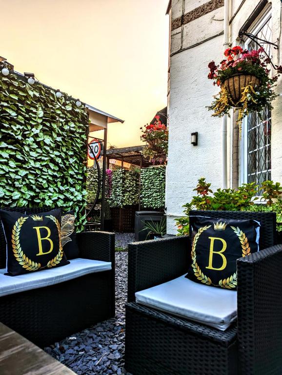 Brookside Hotel & Restaurant ,Suitable for Solo Travelers Couples Educational Groups & Families welcome - Resim 11