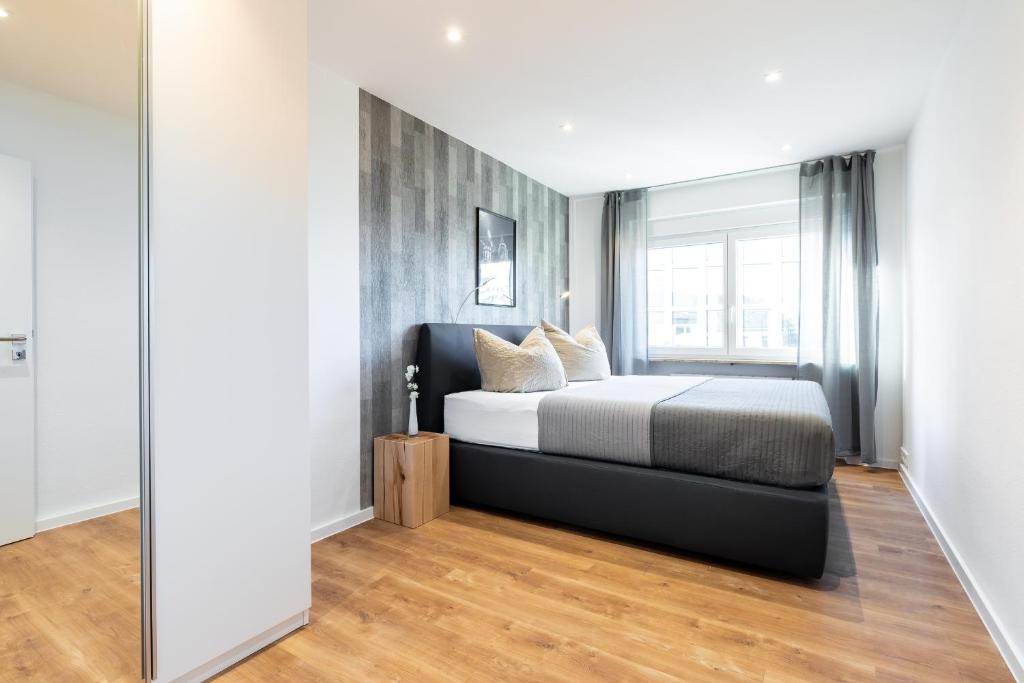Wohnen auf Zeit - Innenstadt-Appartements - Apartamento De Tres Dormitorios Con Balcón F35-3