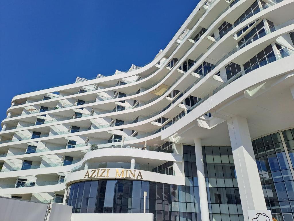 Cosy 1 BDR with Private Beach, Azizi Mina, Palm Jumeirah