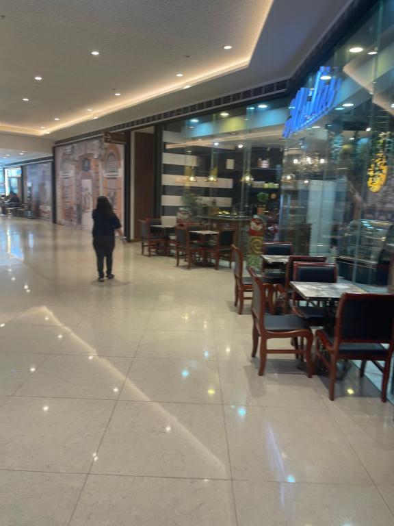 Cozy nest in makati with parking