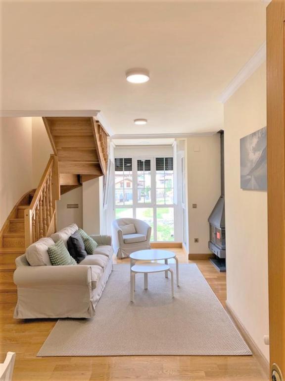 Posedenie v ubytovaní Apartamentos Del Pisuerga
