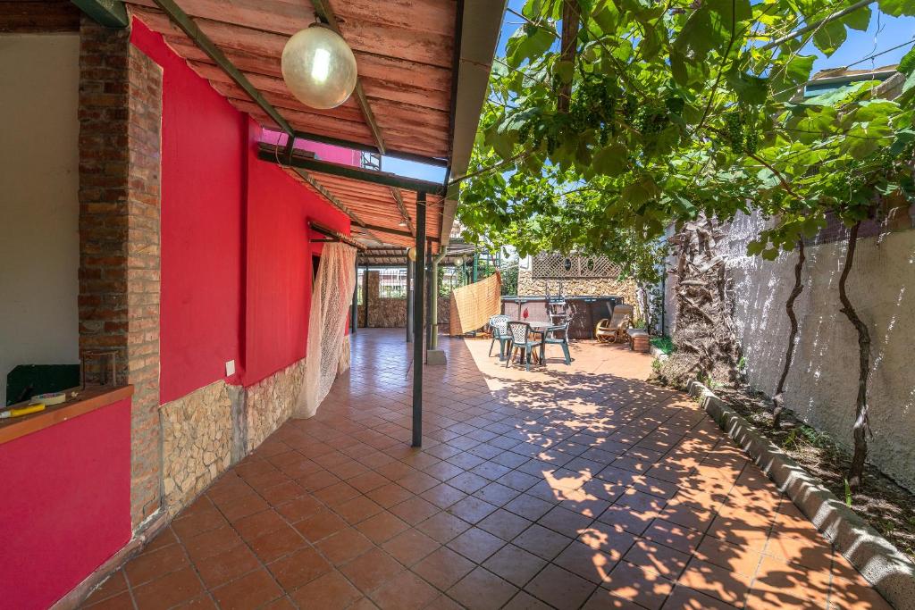 Zdjęcie z galerii obiektu Casavacanza con piscina e veranda w Auguście