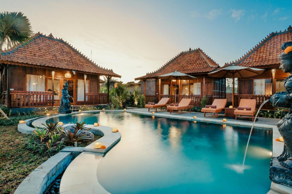Бассейн в SUNSHINE VILLAS UBUD или поблизости