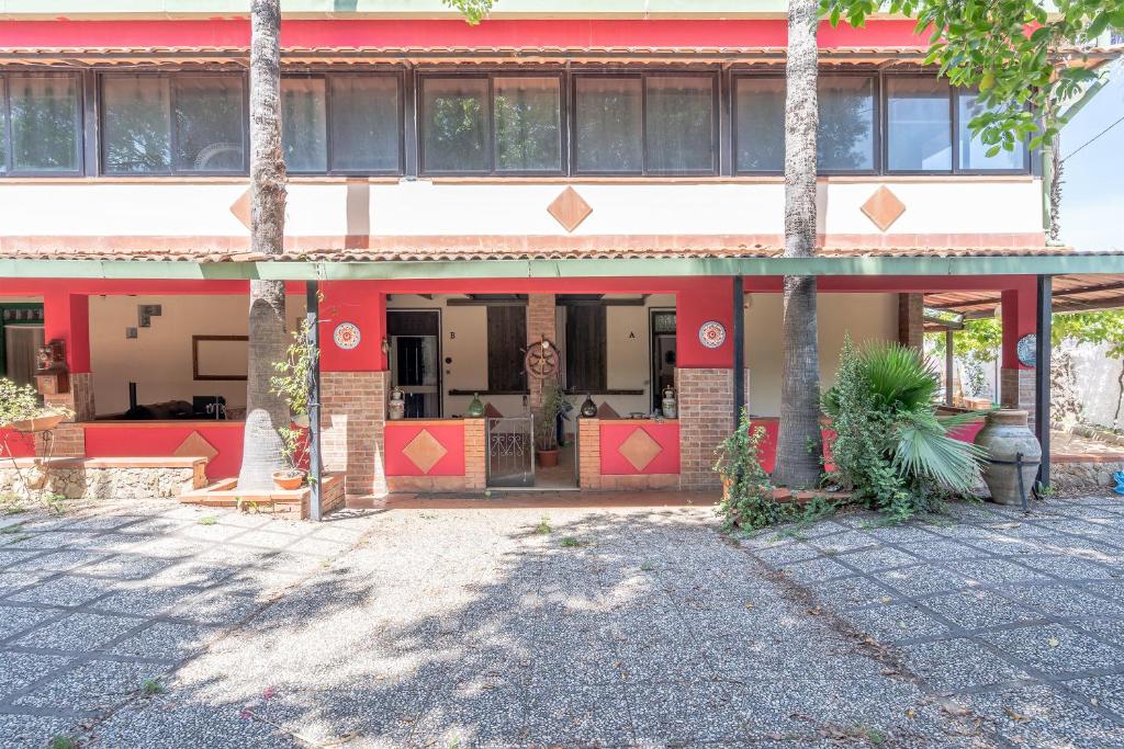 Zdjęcie z galerii obiektu Casavacanza con piscina e veranda w Auguście