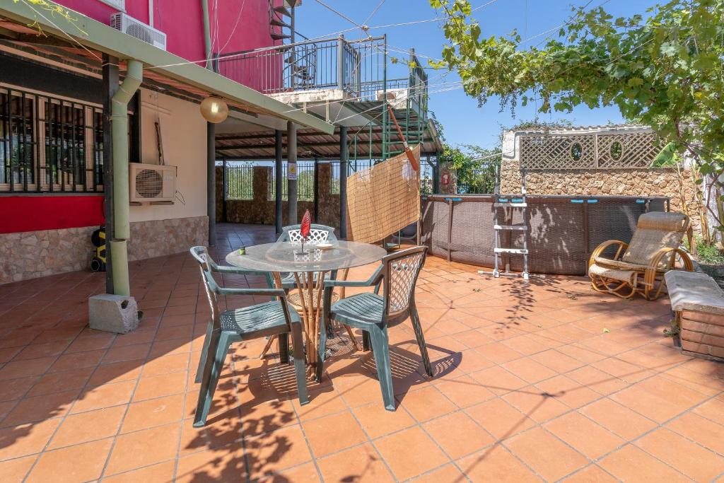 Zdjęcie z galerii obiektu Casavacanza con piscina e veranda w Auguście