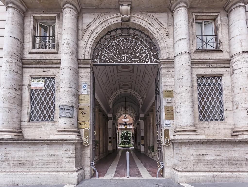 Hotel Regina Giovanna - Resim 17