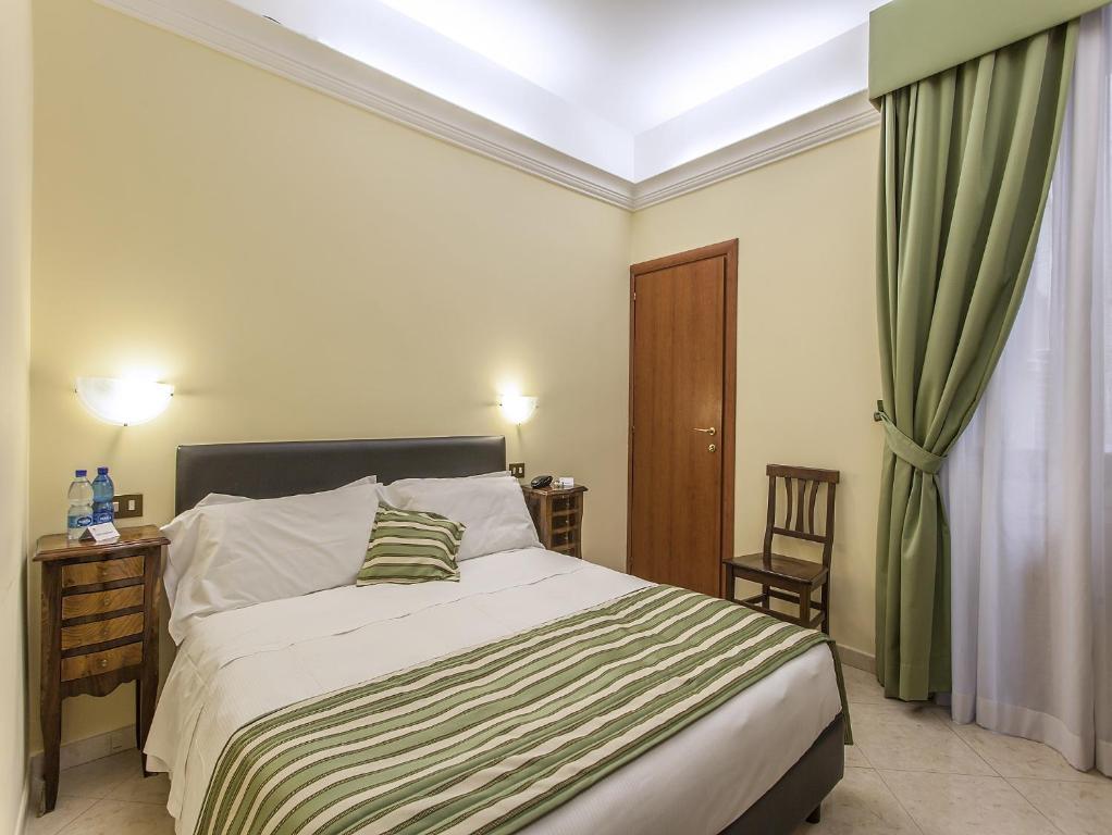 Hotel Regina Giovanna - Resim 12
