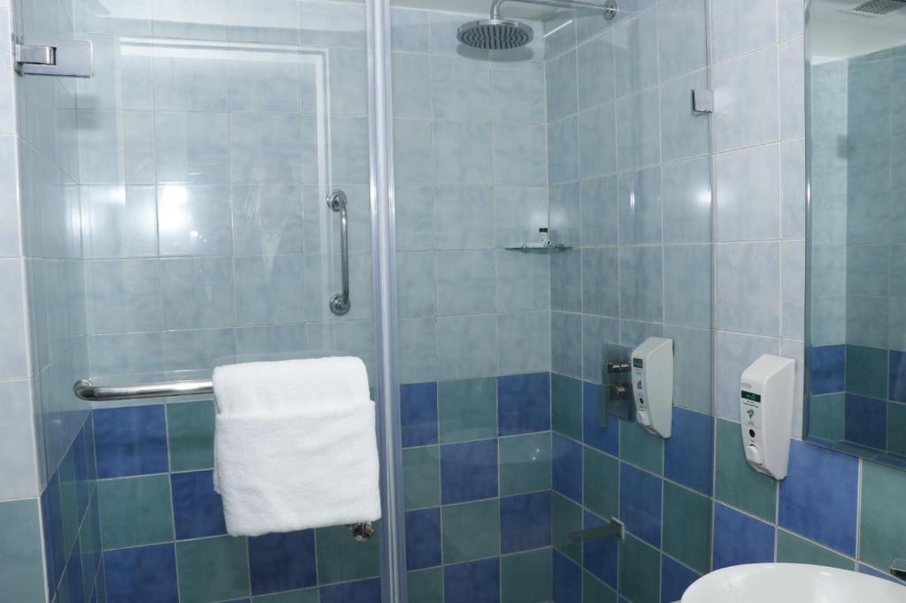 Hometel Chandigarh - Day Use Room (For Upto 6Hrs Use Only)