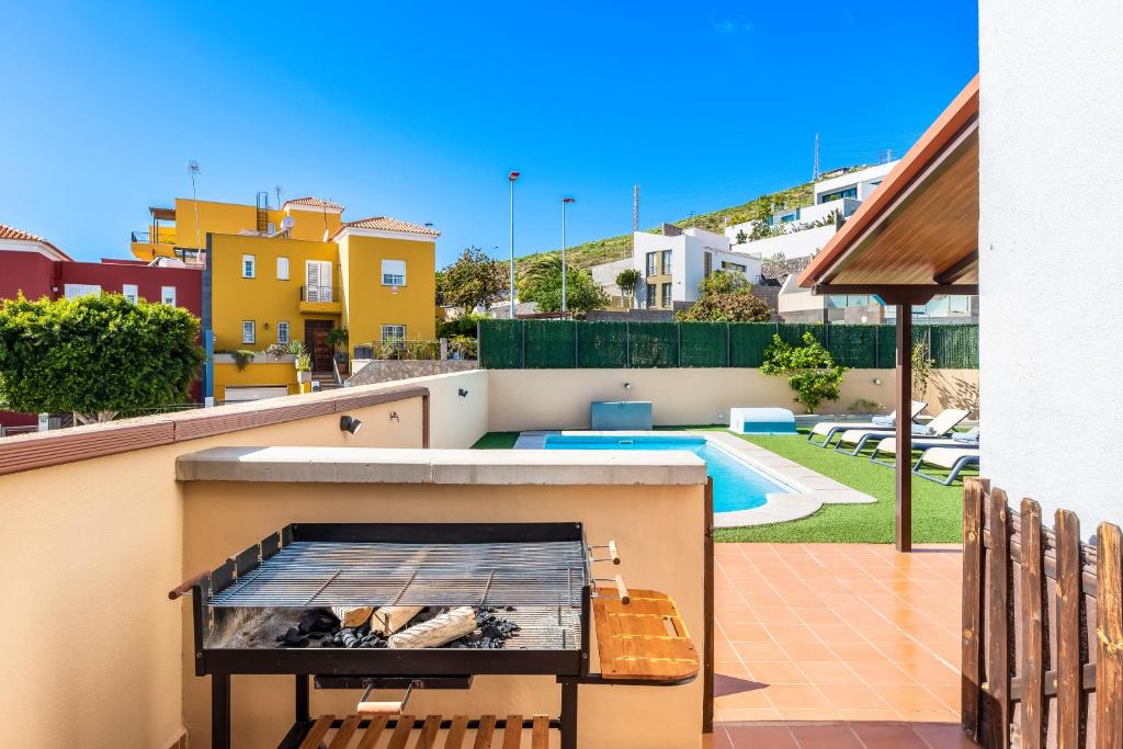 Villa with private pool and workspace, Candelaria – Precios ...
