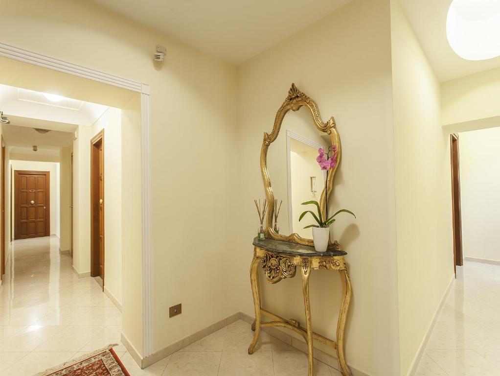 Hotel Regina Giovanna - Resim 18