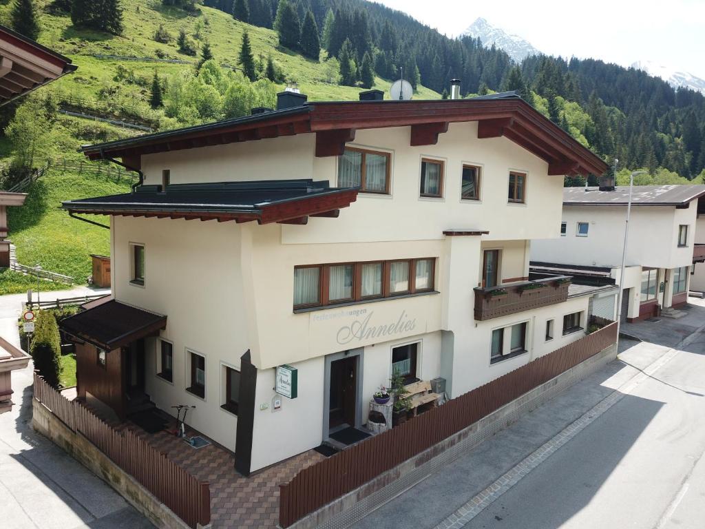 Nespecifikovaný výhled na hory nebo výhled na hory při pohledu z apartmánu