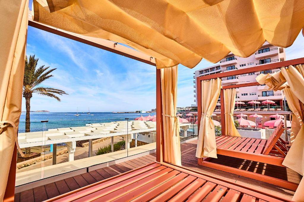 NYX Hotel Ibiza by Leonardo Hotels-Adults Only, San Antonio ...