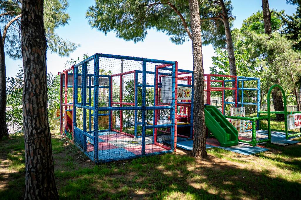 Herní místnost nebo prostor pro děti v ubytování Prenses Sealine Beach Hotel