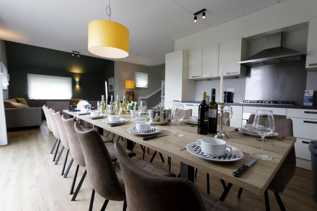 Dormio Resort Eifeler Tor - Six-Bedroom Bungalow