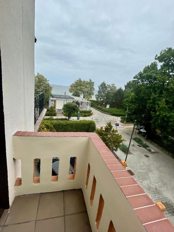 
Deluxe Double Room with Side Sea View
