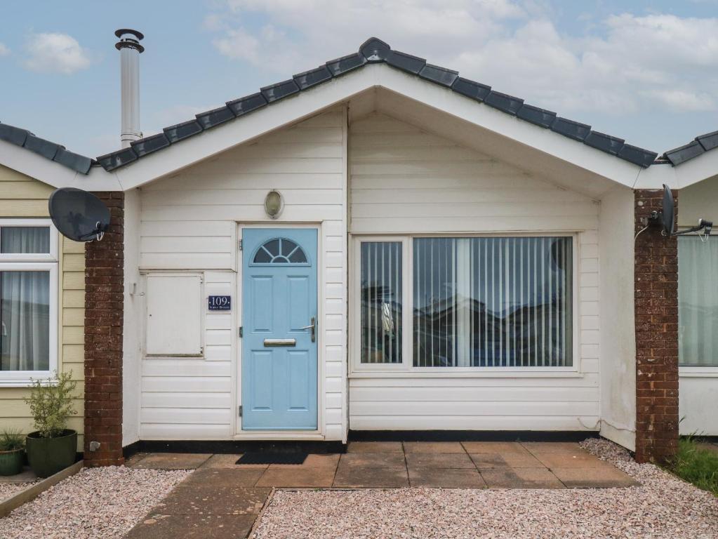 Sunny Breeze, Kingsbridge (updated prices 2024)