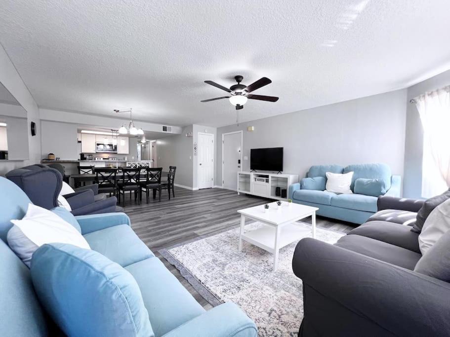 Cute and Cozy 3Bed Condo Newly Renovated2442SC, Kissimmee