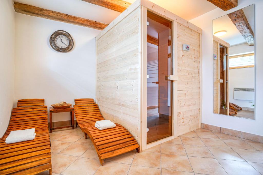 Fotografie z fotogalerie ubytování ČÁKYHO KÚRIA - apartmán pre 4 osoby s krbom a saunami ve Smižanech