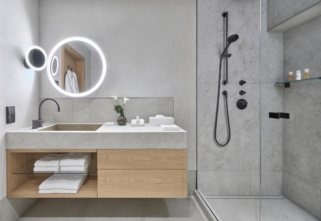 Koupelna v ubytování Hotel Weisses Roessl