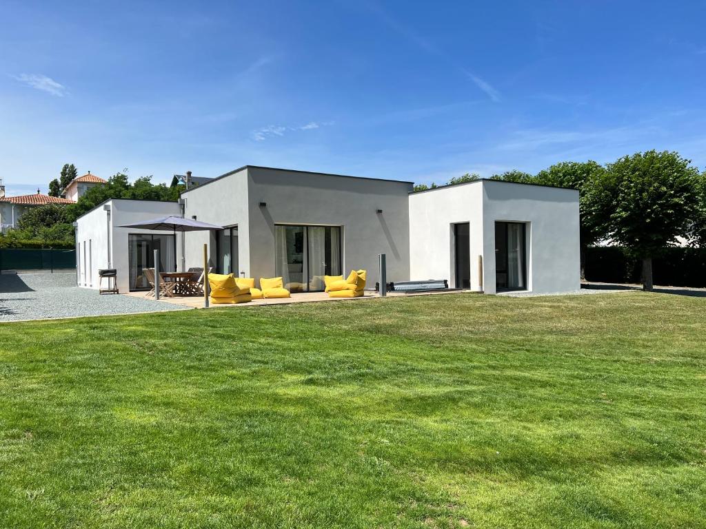 MAISON TOUSVENTS, (updated prices 2024)