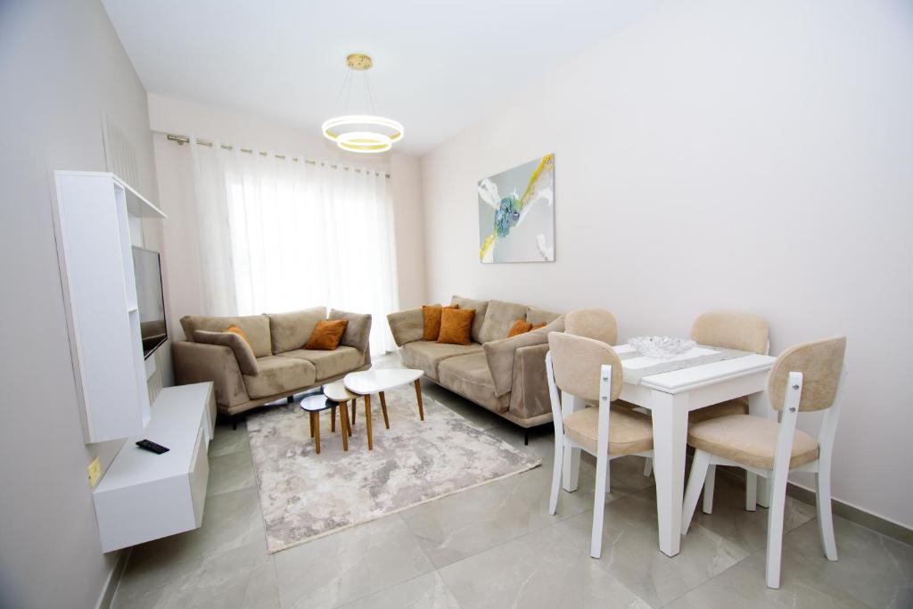 Breeze inn Apartment - Image 8