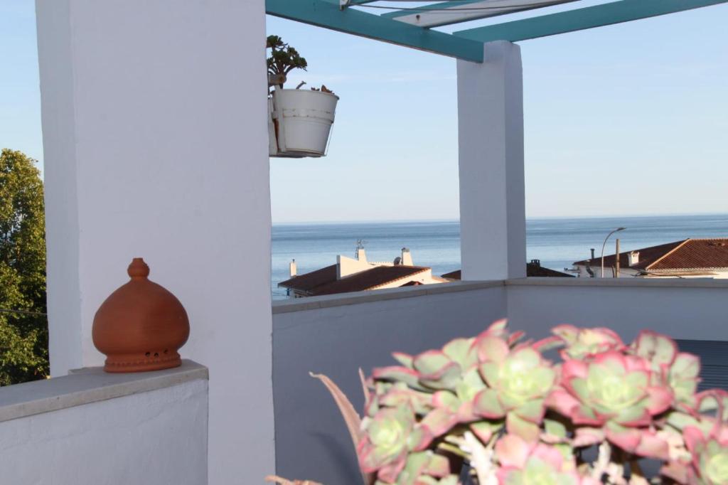 Zdjęcie z galerii obiektu ATICO con vistas al mar a 100 metros de la playa w mieście Torre de Benagalbón