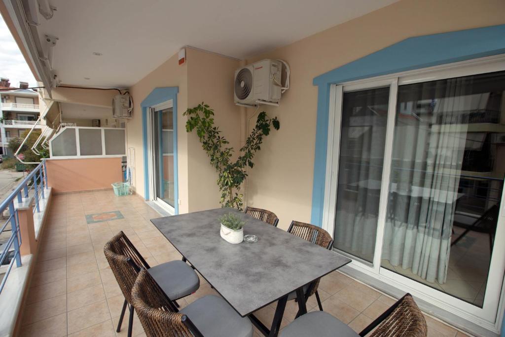 Ioanna's Luxury Two Bedroom Apartment - 15