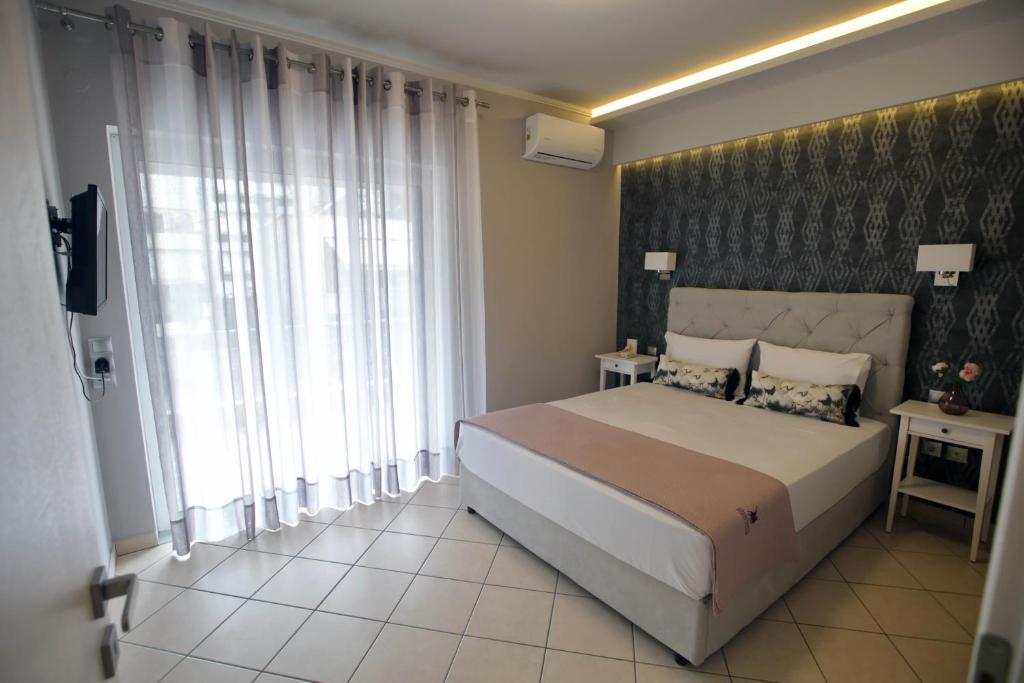 Ioanna's Luxury Two Bedroom Apartment - 5