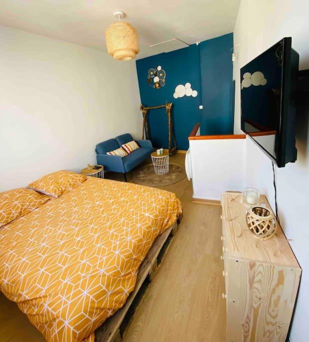 Photo de la galerie de l'établissement Cosy studio en hyper centre de La Rochelle, à La Rochelle