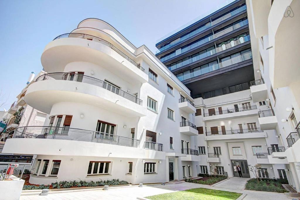 Royal Service Bauhaus, Tel Aviv (updated prices 2024)