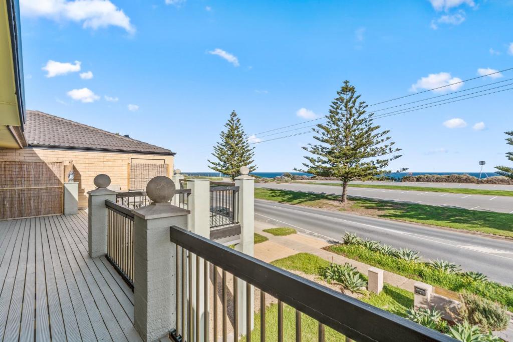 Beach Delight A beach front home with scenic views, Port Noarlunga