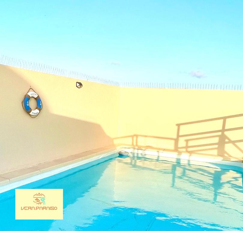 Bazén v ubytování Atico Duplex PARAISO VERA Playa PISCINA PRIVADA nebo v jeho okolí