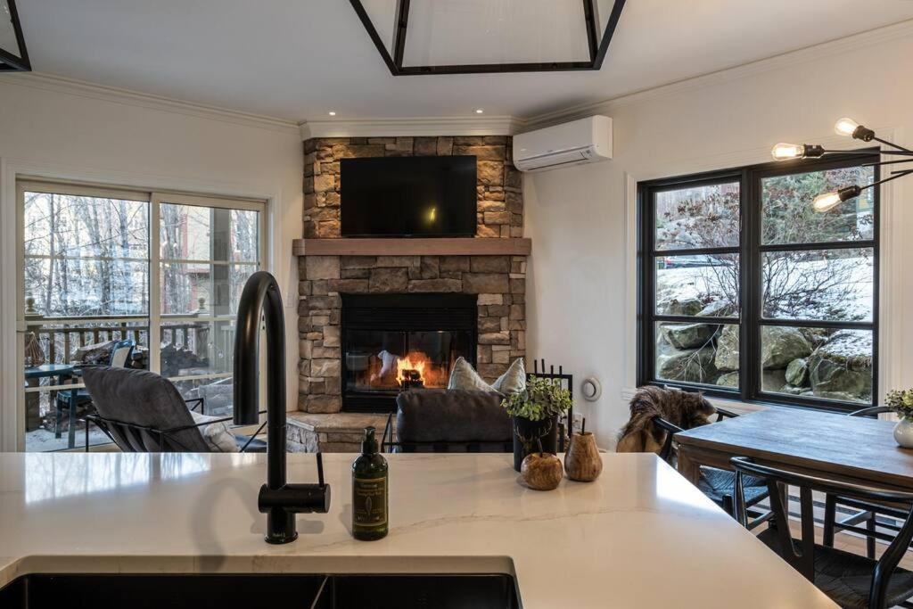 Posezení v ubytování Tremblant Prestige - Plateau 228-3