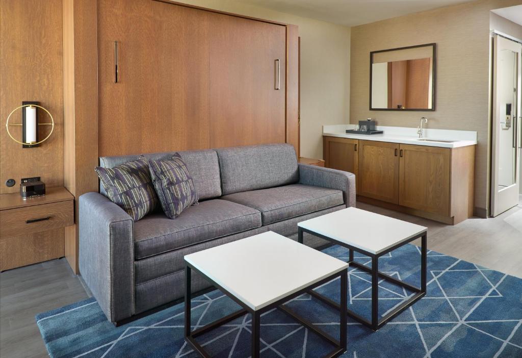 Marriott Knoxville Downtown - Chambre Parlor King Avec Canapé-Lit Et Vue Sur La Ville