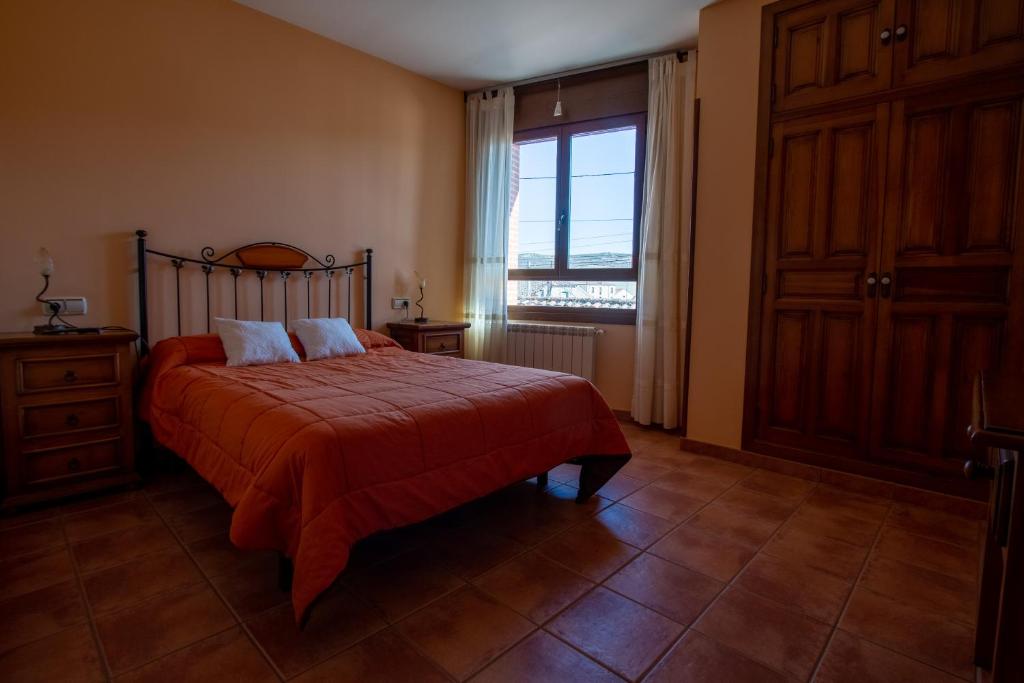 Postel nebo postele na pokoji v ubytování Tirontillana
