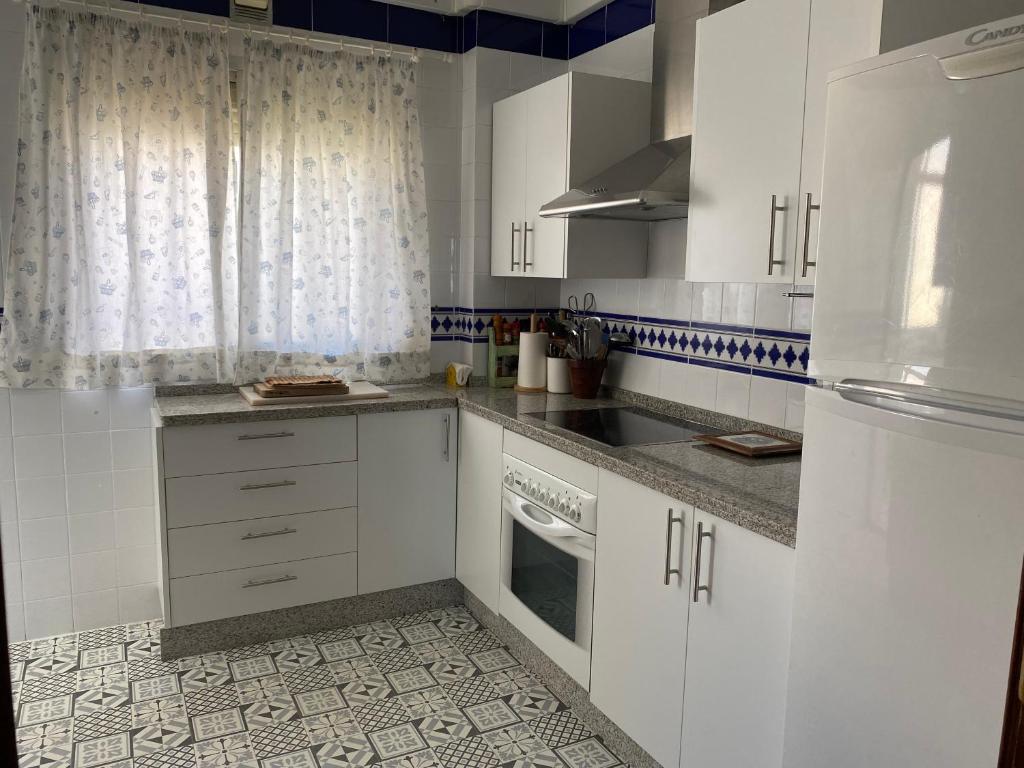 Kuchyňa alebo kuchynka v ubytovaní ESPACIO Y LUZ en Isla Cristina Capacidad hasta 6 HUESPEDES