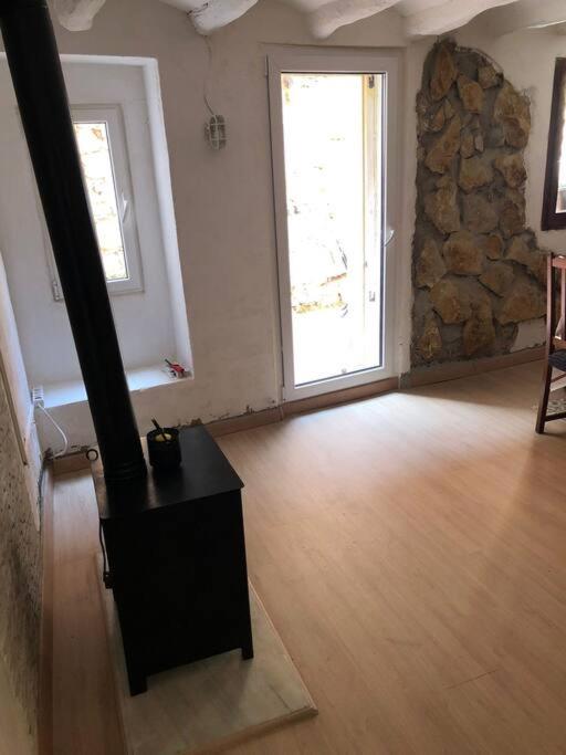 TV a/nebo společenská místnost v ubytování Casa Andorinhas 1