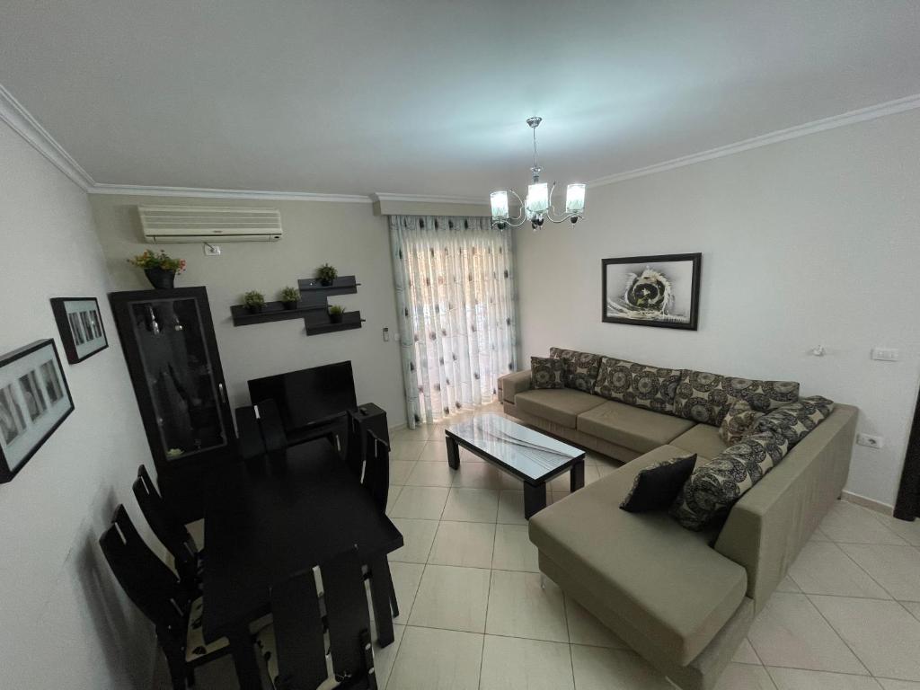 Sunny Beach Apartment - Image 5