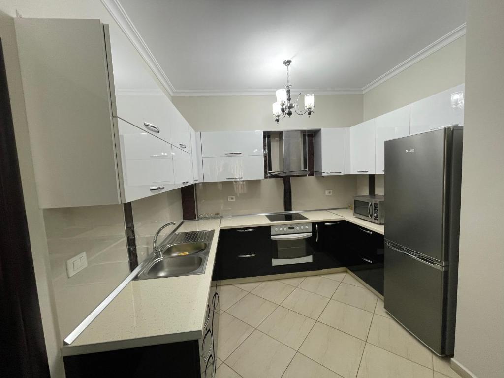 Sunny Beach Apartment - Image 4