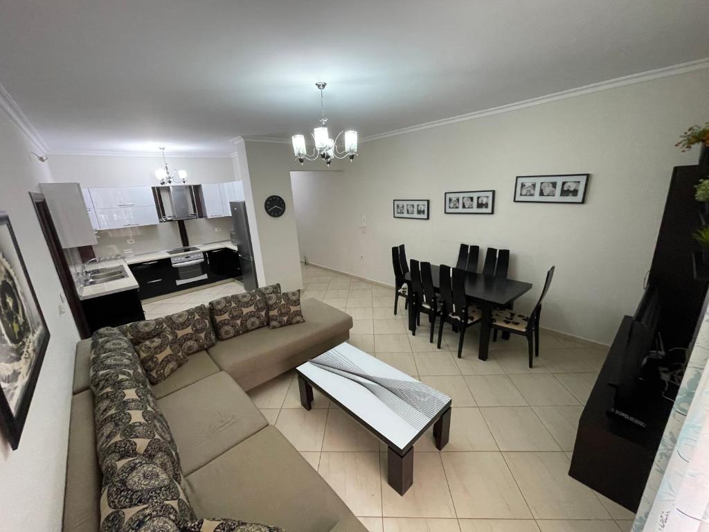 Sunny Beach Apartment - Image 9